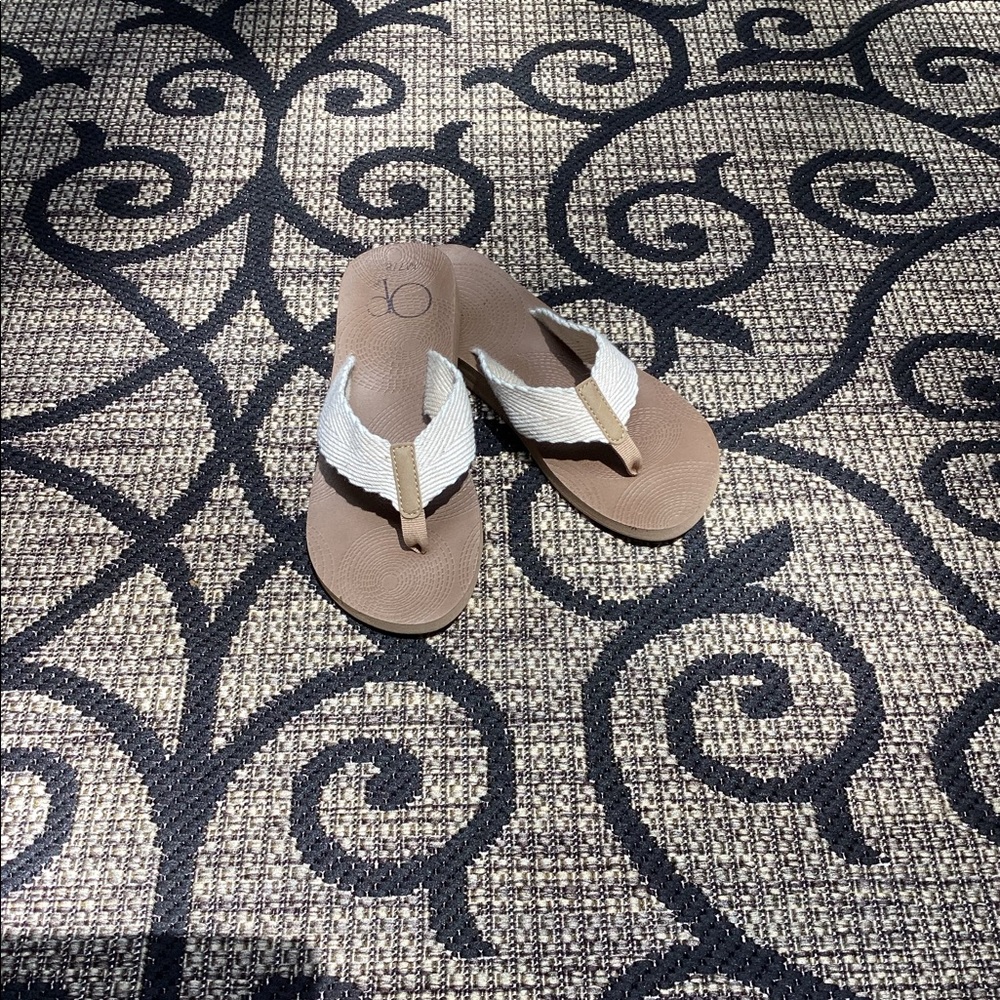 Ocean Pacific (OP) flip flops size 8